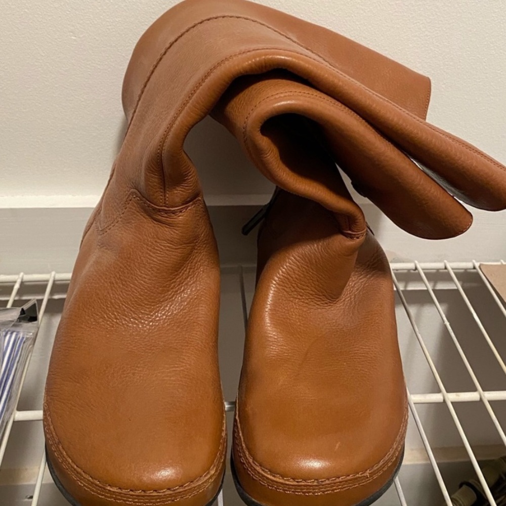 NWOT FIT FLOPS